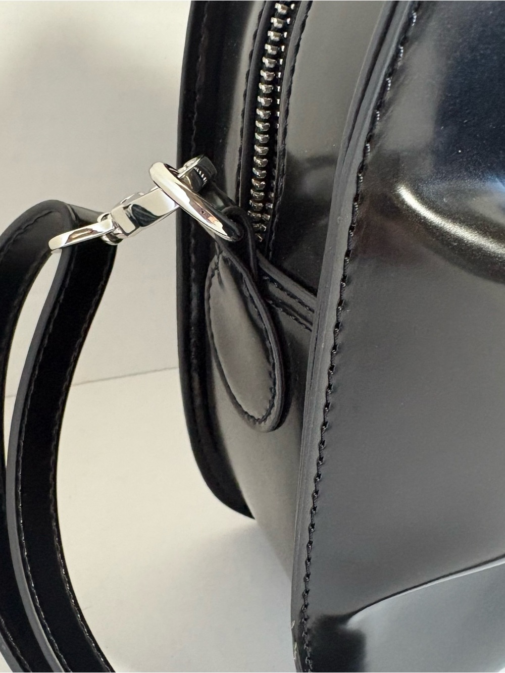 Dr. Martens NWT Vegan Bow Bag Black Goth Punk Y2K Backpack Crossbody Grunge - Picture 7 of 16